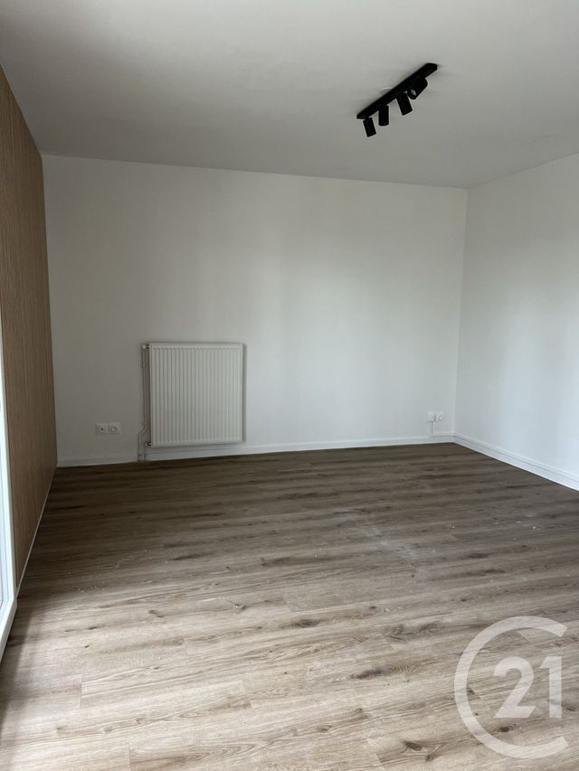 Appartement T3 &agrave; louer - 3 pi&egrave;ces - 75,76 m2 - Annonay - 07 - RHONE-ALPES