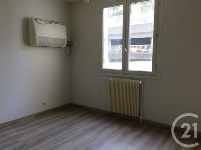 Appartement T3 &agrave; louer - 3 pi&egrave;ces - 92 m2 - Annonay - 07 - RHONE-ALPES
