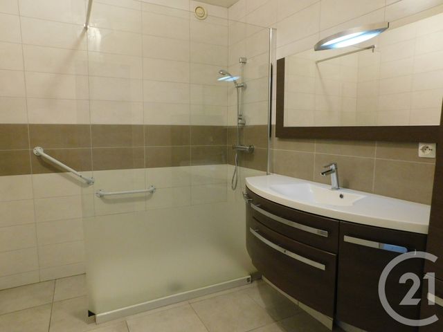 Appartement T3 &agrave; louer - 3 pi&egrave;ces - 92 m2 - Annonay - 07 - RHONE-ALPES