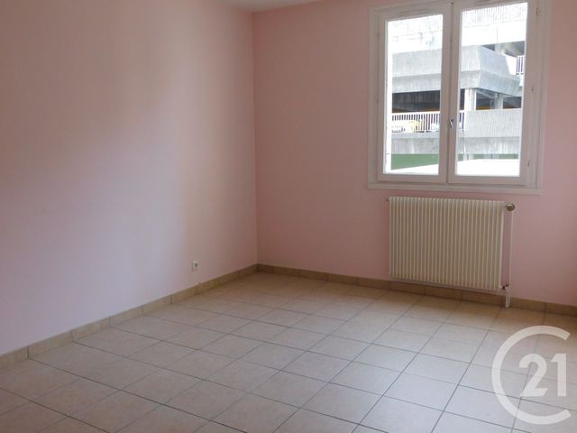 Appartement T3 &agrave; louer - 3 pi&egrave;ces - 92 m2 - Annonay - 07 - RHONE-ALPES
