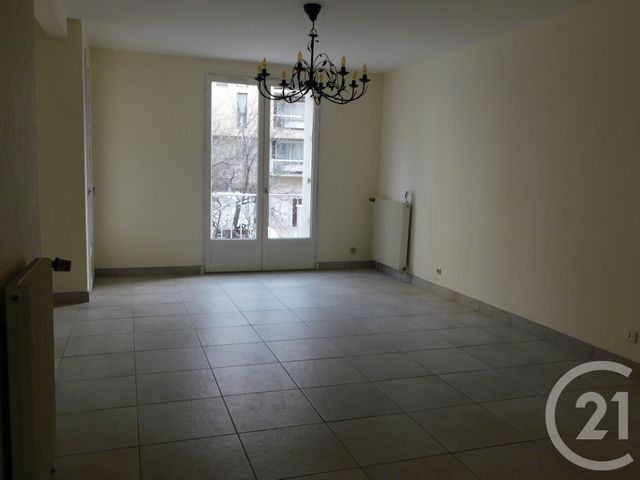 Appartement T3 &agrave; louer - 3 pi&egrave;ces - 92 m2 - Annonay - 07 - RHONE-ALPES