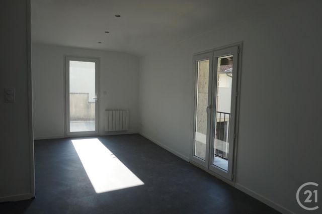 Appartement T3 &agrave; louer - 3 pi&egrave;ces - 66 m2 - St Desirat - 07 - RHONE-ALPES