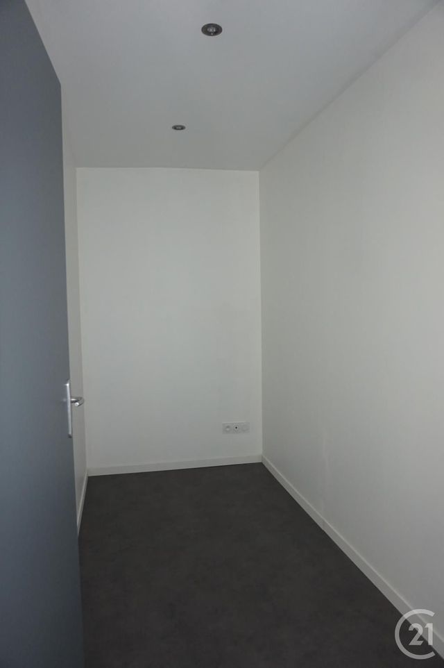 Appartement T3 &agrave; louer - 3 pi&egrave;ces - 66 m2 - St Desirat - 07 - RHONE-ALPES