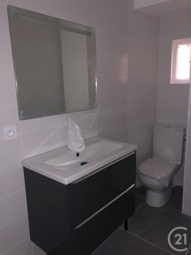 Appartement T3 &agrave; louer - 3 pi&egrave;ces - 75 m2 - Annonay - 07 - RHONE-ALPES