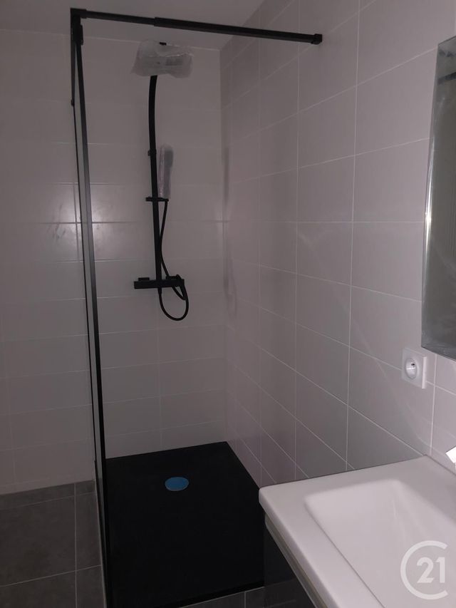 Appartement T3 &agrave; louer - 3 pi&egrave;ces - 75 m2 - Annonay - 07 - RHONE-ALPES