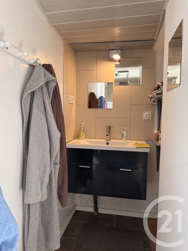 Maison &agrave; louer - 6 pi&egrave;ces - 171,70 m2 - Quintenas - 07 - RHONE-ALPES