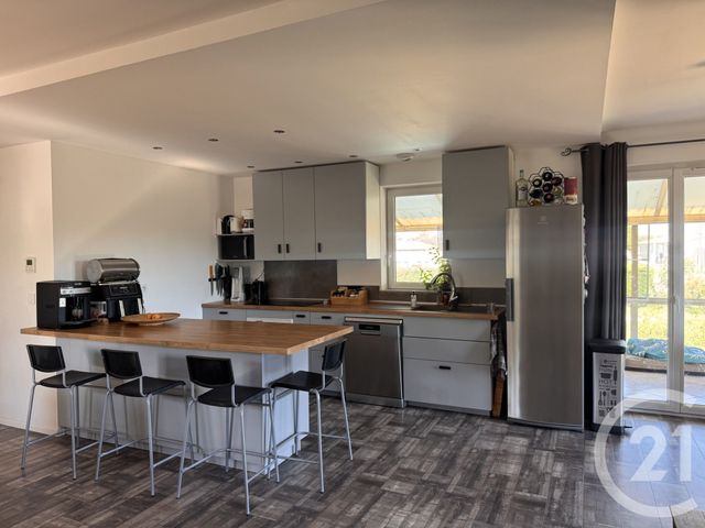 Maison &agrave; louer - 6 pi&egrave;ces - 171,70 m2 - Quintenas - 07 - RHONE-ALPES