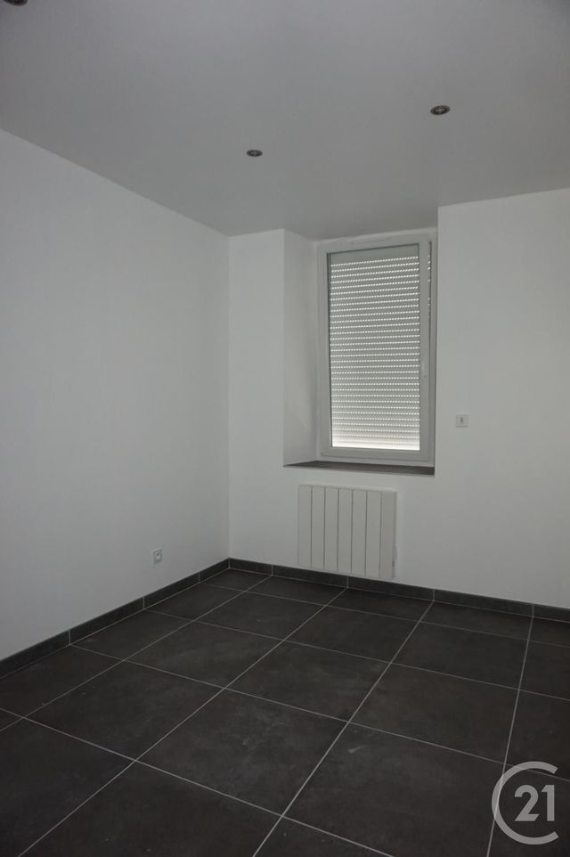 Appartement T4 &agrave; louer - 4 pi&egrave;ces - 77 m2 - St Desirat - 07 - RHONE-ALPES