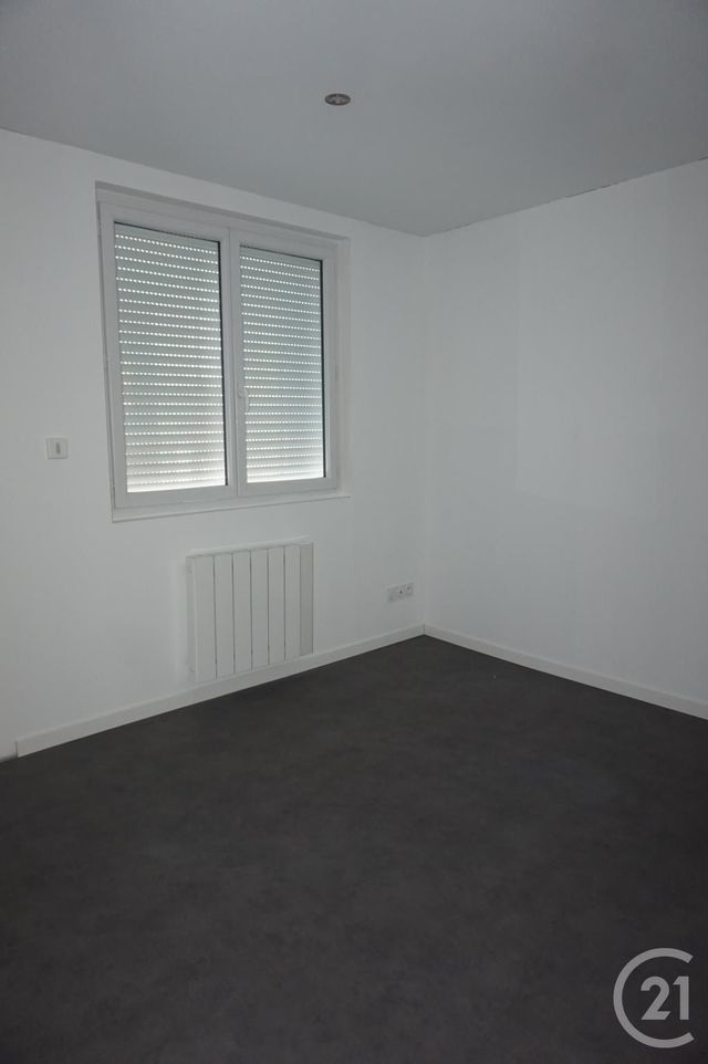 Appartement T4 &agrave; louer - 4 pi&egrave;ces - 77 m2 - St Desirat - 07 - RHONE-ALPES