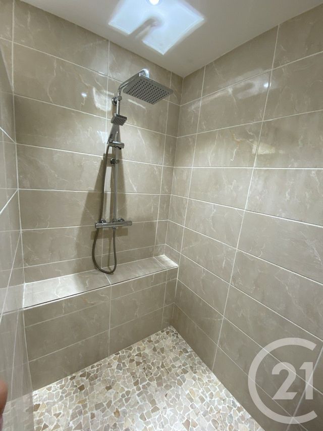 Appartement T2 &agrave; louer - 2 pi&egrave;ces - 43,87 m2 - St Desirat - 07 - RHONE-ALPES