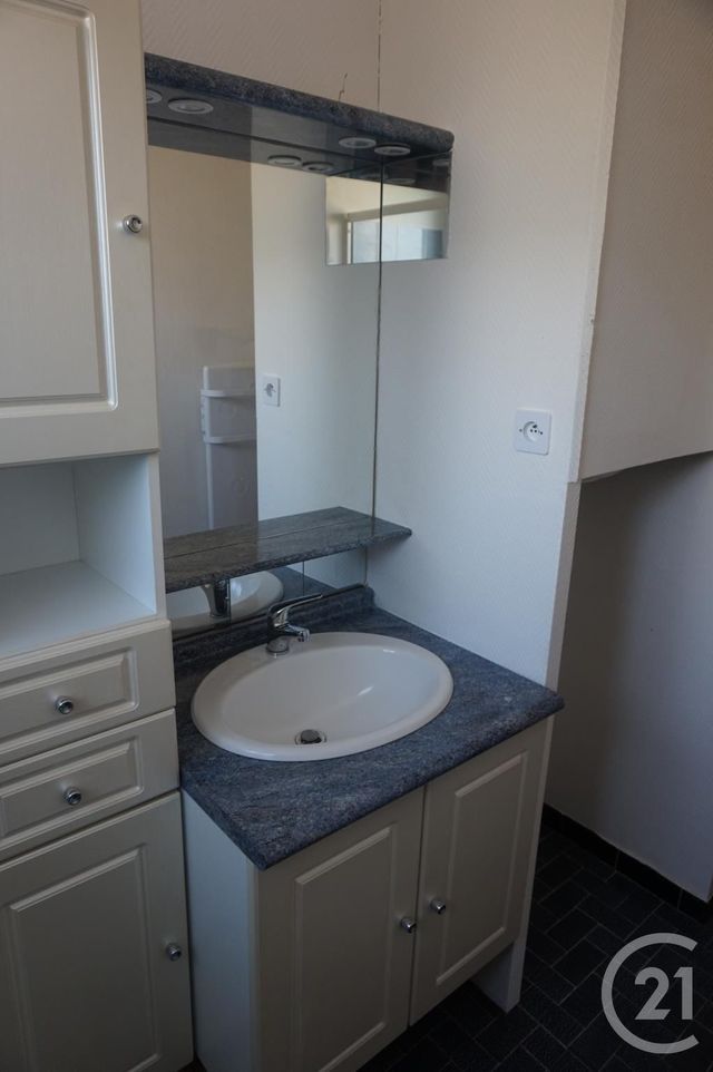 Appartement T3 &agrave; louer - 3 pi&egrave;ces - 68,96 m2 - Annonay - 07 - RHONE-ALPES
