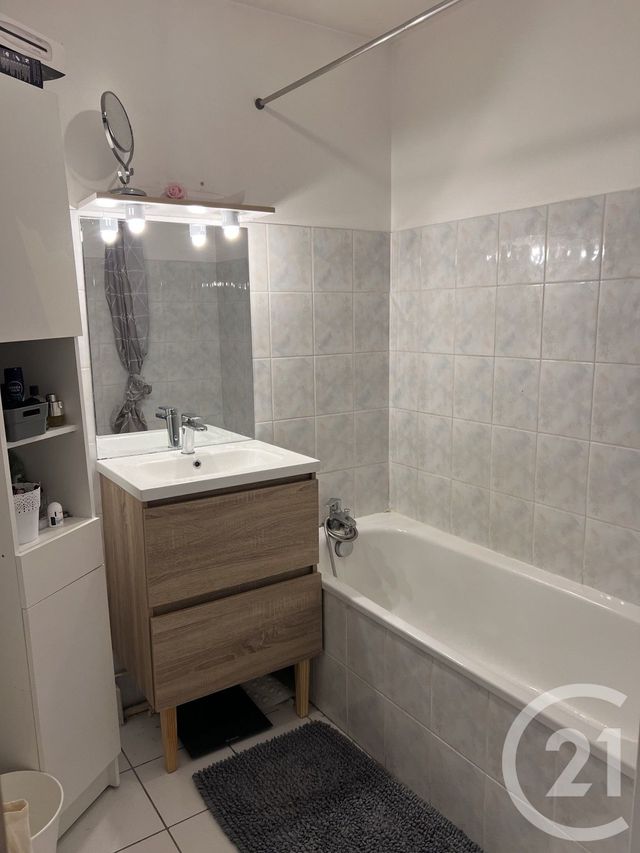Appartement F3 &agrave; louer - 3 pi&egrave;ces - 70 m2 - Annonay - 07 - RHONE-ALPES