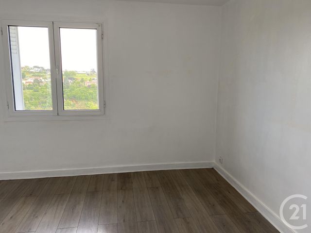 Appartement T3 &agrave; louer - 3 pi&egrave;ces - 56 m2 - Roiffieux - 07 - RHONE-ALPES