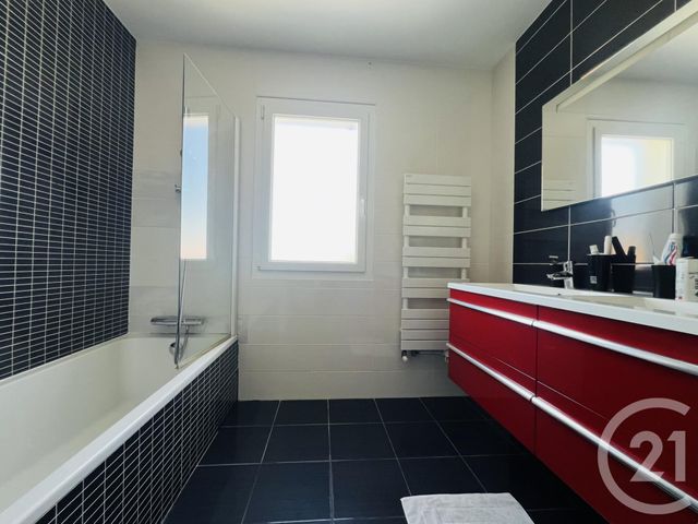 Maison &agrave; louer - 7 pi&egrave;ces - 204,44 m2 - Bassussarry - 64 - AQUITAINE