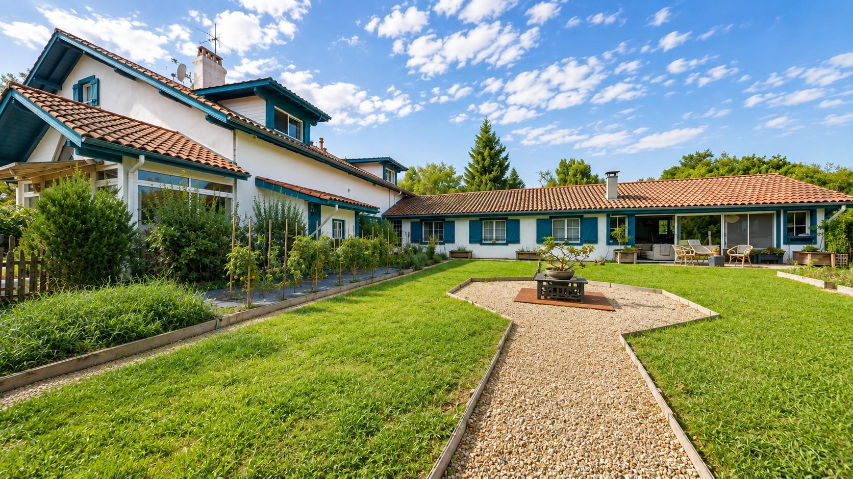 maison  - ARCANGUES- 64