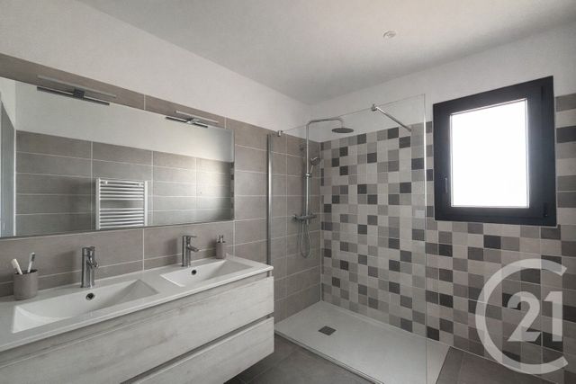 Maison &agrave; louer - 4 pi&egrave;ces - 86 m2 - Thuir - 66 - LANGUEDOC-ROUSSILLON