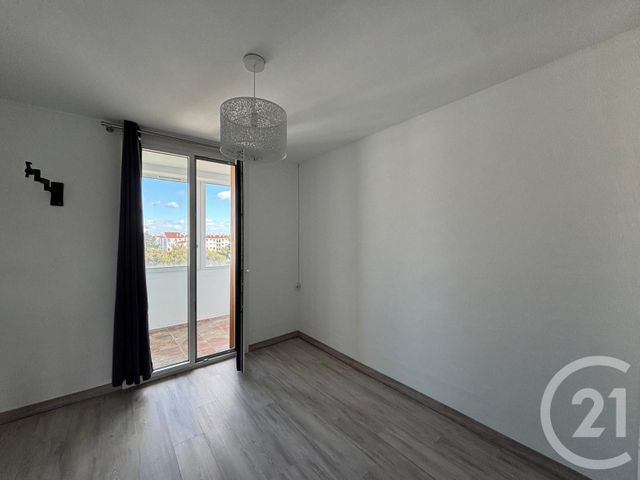 Appartement T5 &agrave; louer - 5 pi&egrave;ces - 82,74 m2 - Perpignan - 66 - LANGUEDOC-ROUSSILLON