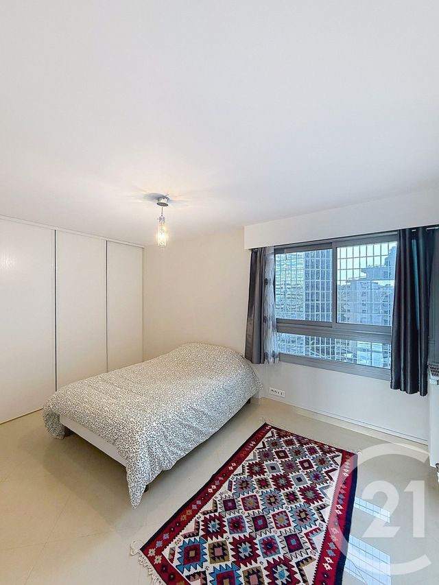 Appartement &agrave; louer - 4 pi&egrave;ces - 87 m2 - Courbevoie - 92 - ILE-DE-FRANCE