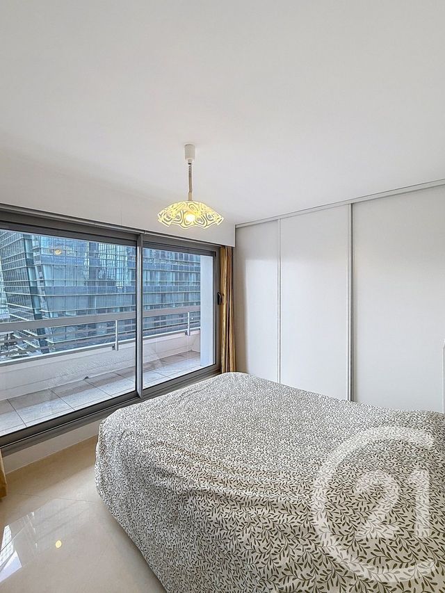 Appartement &agrave; louer - 4 pi&egrave;ces - 87 m2 - Courbevoie - 92 - ILE-DE-FRANCE