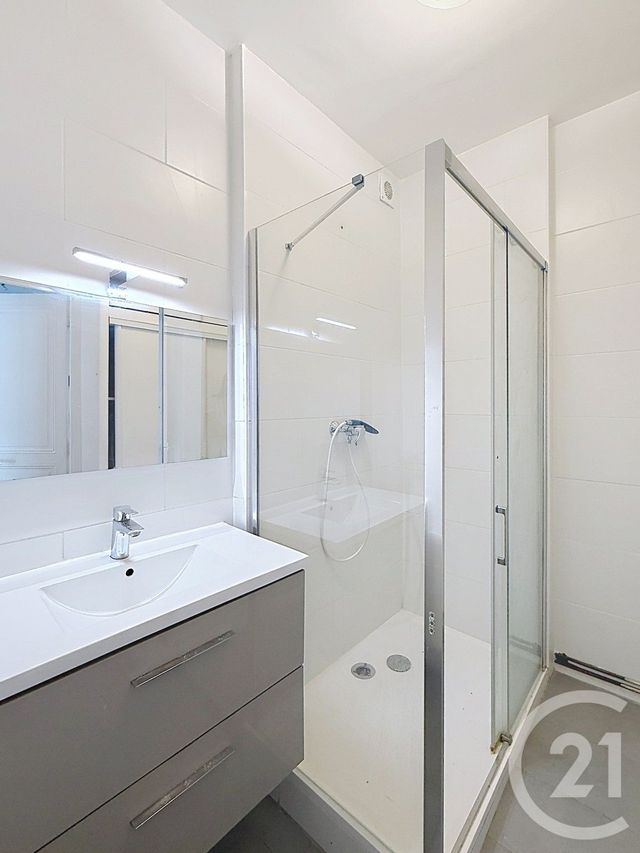 Appartement &agrave; louer - 3 pi&egrave;ces - 60 m2 - Levallois Perret - 92 - ILE-DE-FRANCE