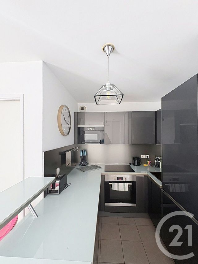 Appartement F3 &agrave; louer - 3 pi&egrave;ces - 53 m2 - Suresnes - 92 - ILE-DE-FRANCE