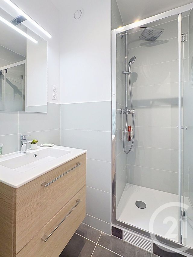 Appartement F4 &agrave; louer - 4 pi&egrave;ces - 88,03 m2 - Courbevoie - 92 - ILE-DE-FRANCE