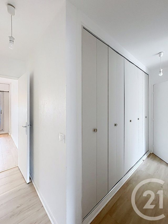 Appartement F4 &agrave; louer - 4 pi&egrave;ces - 88,03 m2 - Courbevoie - 92 - ILE-DE-FRANCE