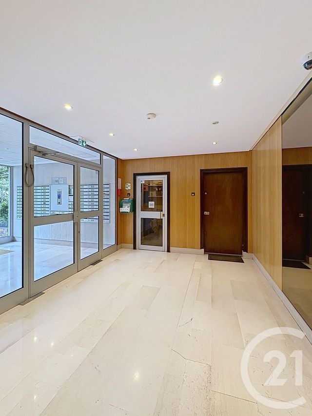 Appartement F4 &agrave; louer - 4 pi&egrave;ces - 88,03 m2 - Courbevoie - 92 - ILE-DE-FRANCE