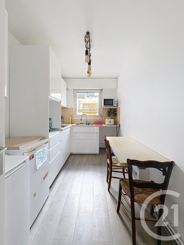 Appartement F4 &agrave; louer - 4 pi&egrave;ces - 88,03 m2 - Courbevoie - 92 - ILE-DE-FRANCE