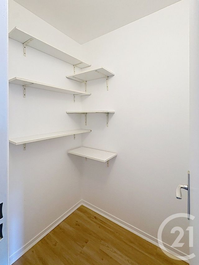 Appartement F4 &agrave; louer - 4 pi&egrave;ces - 88,03 m2 - Courbevoie - 92 - ILE-DE-FRANCE