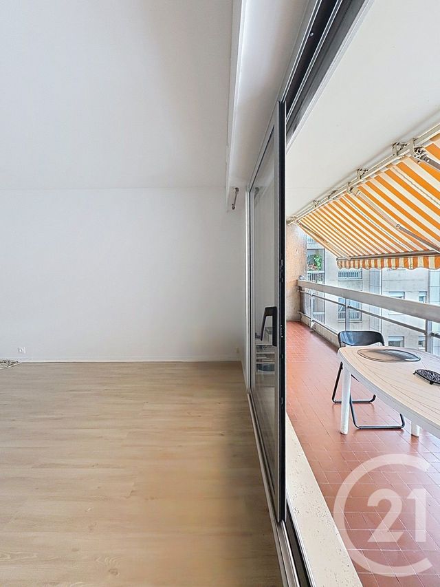 Appartement F4 &agrave; louer - 4 pi&egrave;ces - 88,03 m2 - Courbevoie - 92 - ILE-DE-FRANCE