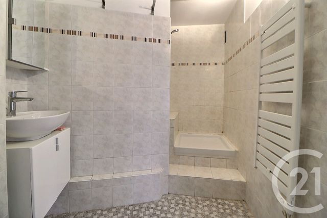 Appartement F3 &agrave; louer - 3 pi&egrave;ces - 69,95 m2 - Aulnay Sous Bois - 93 - ILE-DE-FRANCE