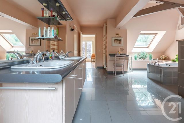 Maison à vendre - 9 pièces - 252 m2 - Champigny Sur Marne - 94 - ILE-DE-FRANCE