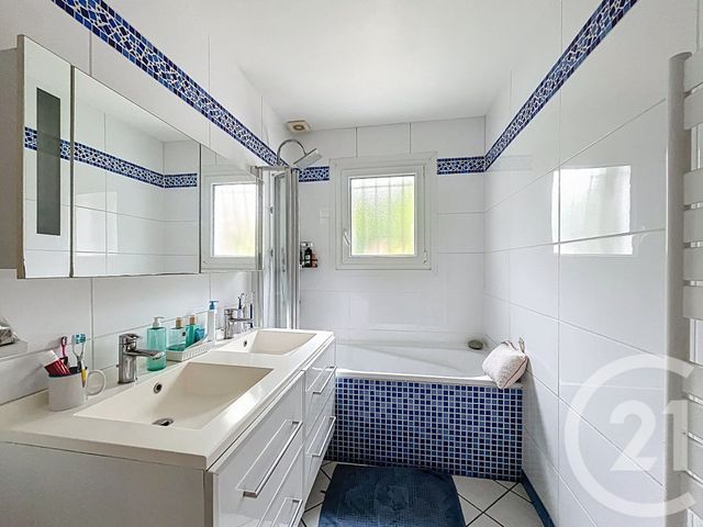 Maison &agrave; louer - 7 pi&egrave;ces - 114,30 m2 - Champigny Sur Marne - 94 - ILE-DE-FRANCE
