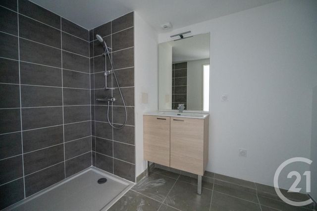 Appartement à vendre - 3 pièces - 63 m2 - Bormes Les Mimosas - 83 - PROVENCE-ALPES-COTE-D-AZUR