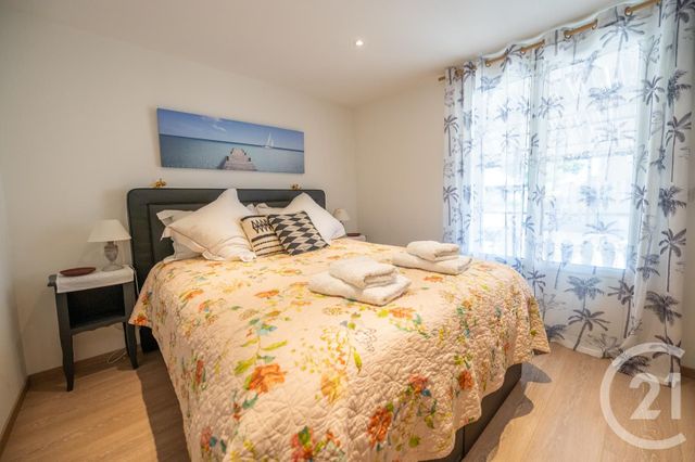 Appartement F4 à vendre - 5 pièces - 74 m2 - Grimaud - 83 - PROVENCE-ALPES-COTE-D-AZUR