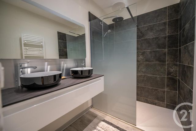 Appartement F4 à vendre - 5 pièces - 74 m2 - Grimaud - 83 - PROVENCE-ALPES-COTE-D-AZUR