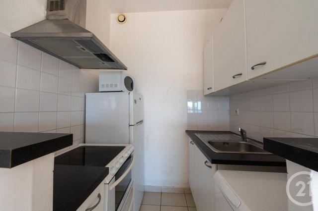 Appartement F2 à vendre - 2 pièces - 30,18 m2 - Le Lavandou - 83 - PROVENCE-ALPES-COTE-D-AZUR