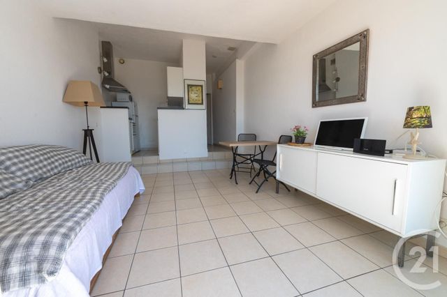 Appartement F2 à vendre - 2 pièces - 30,18 m2 - Le Lavandou - 83 - PROVENCE-ALPES-COTE-D-AZUR