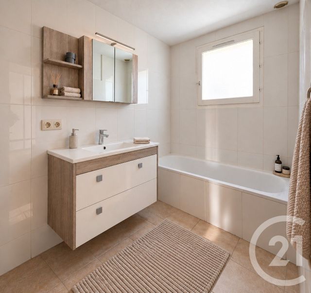 Maison &agrave; vendre - 4 pi&egrave;ces - 73,95 m2 - Bormes Les Mimosas - 83 - PROVENCE-ALPES-COTE-D-AZUR