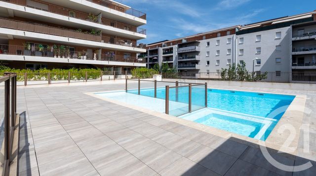 Appartement T3 à vendre - 3 pièces - 66 m2 - Le Lavandou - 83 - PROVENCE-ALPES-COTE-D-AZUR