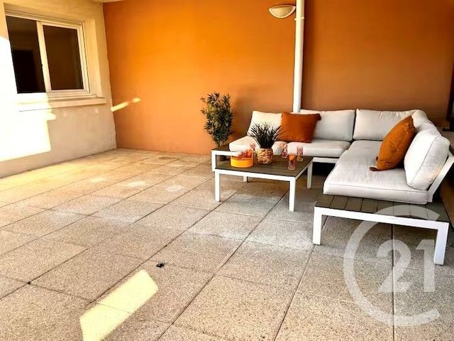 Appartement T3 à vendre - 3 pièces - 66 m2 - Le Lavandou - 83 - PROVENCE-ALPES-COTE-D-AZUR