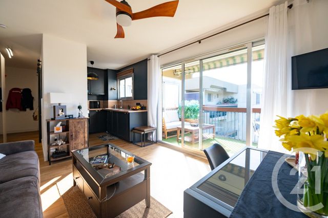 Appartement Studio &agrave; vendre - 1 pi&egrave;ce - 27,58 m2 - Le Lavandou - 83 - PROVENCE-ALPES-COTE-D-AZUR