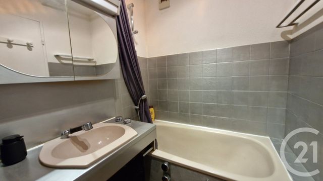 Appartement F2 à vendre - 2 pièces - 28,15 m2 - Bormes Les Mimosas - 83 - PROVENCE-ALPES-COTE-D-AZUR