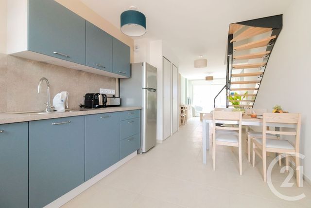 Appartement T3 à vendre - 3 pièces - 58 m2 - Le Lavandou - 83 - PROVENCE-ALPES-COTE-D-AZUR
