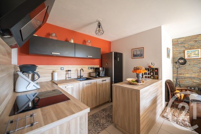 Appartement T3 à vendre - 3 pièces - 66,82 m2 - Bormes Les Mimosas - 83 - PROVENCE-ALPES-COTE-D-AZUR