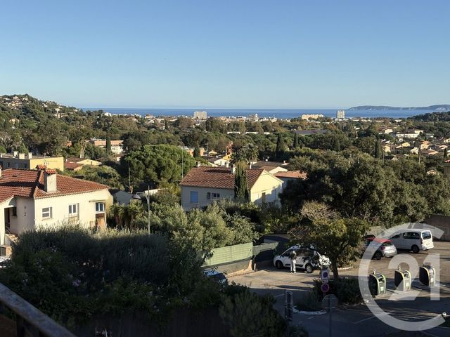 Appartement T4 à vendre - 4 pièces - 80 m2 - Bormes Les Mimosas - 83 - PROVENCE-ALPES-COTE-D-AZUR