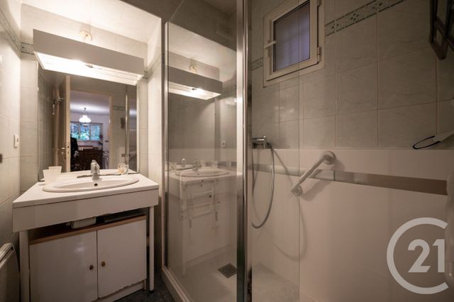 Appartement T2 à vendre - 2 pièces - 47,07 m2 - Le Lavandou - 83 - PROVENCE-ALPES-COTE-D-AZUR