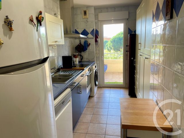 Appartement T4 à vendre - 4 pièces - 85 m2 - Le Lavandou - 83 - PROVENCE-ALPES-COTE-D-AZUR