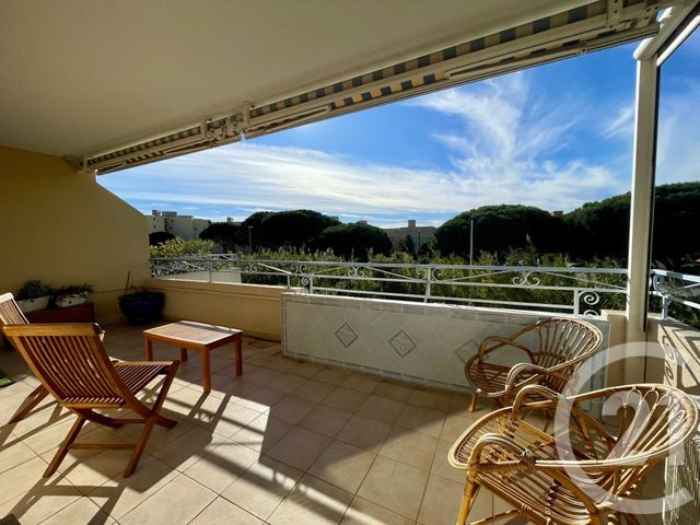 Appartement T4 à vendre - 4 pièces - 85 m2 - Le Lavandou - 83 - PROVENCE-ALPES-COTE-D-AZUR